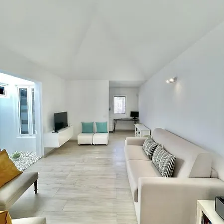 Holiday home Casahost Townhouse Lise