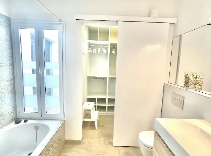 Casahost Townhouse Lise *