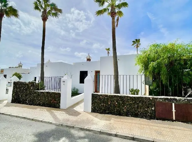 Casahost Townhouse Lise بيت للعطل *