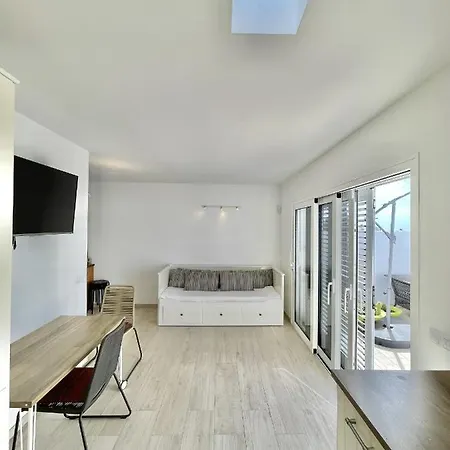 Casahost Townhouse Lise Semesterbostad