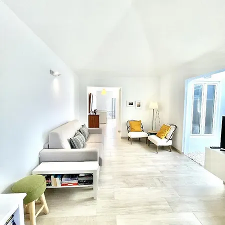 Semesterbostad Casahost Townhouse Lise Puerto del Carmen (Lanzarote)